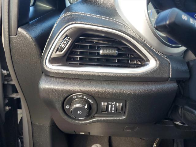 2025 Chrysler Pacifica Hybrid Premiuim S Appearance Package
