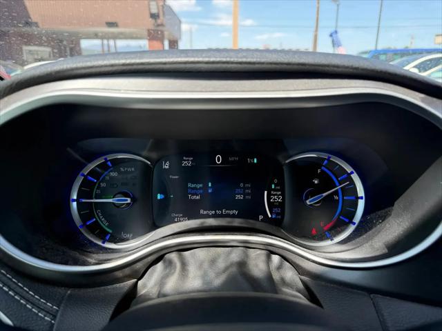 2024 Chrysler Pacifica Hybrid Select