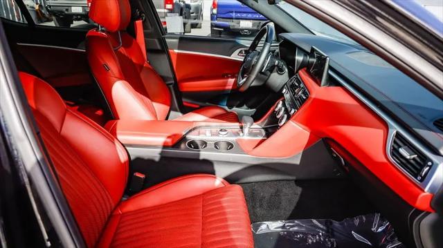 2023 Genesis G70 2.0T RWD