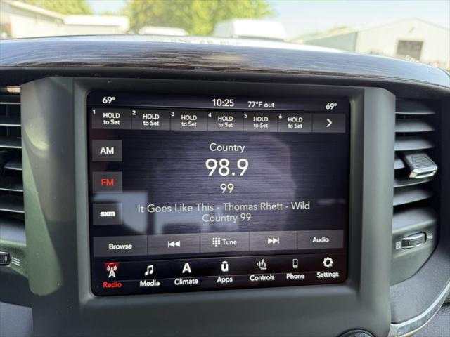2020 Ram 1500 Laramie Crew Cab 4x4 5'7" Box