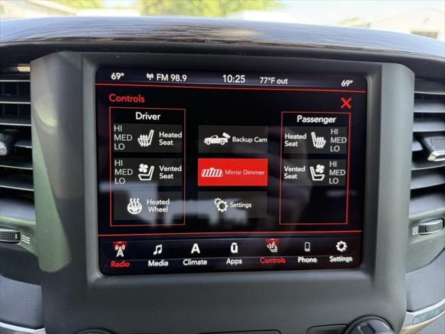 2020 Ram 1500 Laramie Crew Cab 4x4 5'7" Box