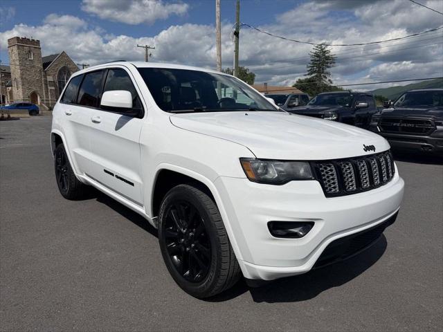 2017 Jeep Grand Cherokee Altitude 4x4 2017 Jeep Grand Cherokee Altitude 4x4