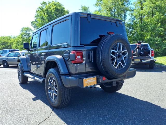 2025 Jeep Wrangler 4-Door Sahara 4x4