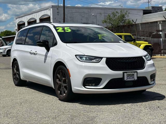 2025 Chrysler Pacifica Limited for sale in Little Falls, NJ