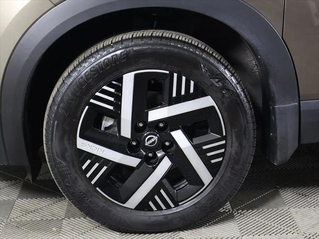 2025 Nissan Kicks SV FWD