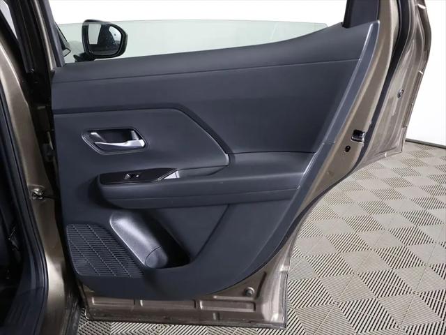 2025 Nissan Kicks SV FWD