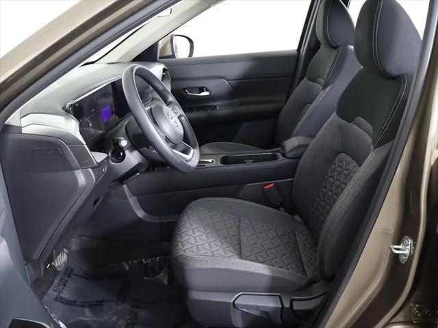 2025 Nissan Kicks SV FWD
