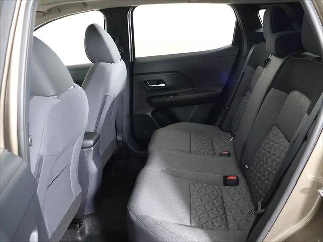 2025 Nissan Kicks SV FWD