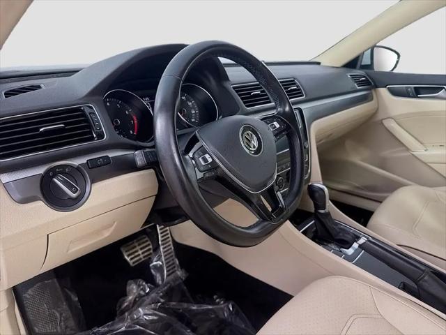 2017 Volkswagen Passat 1.8T R-Line