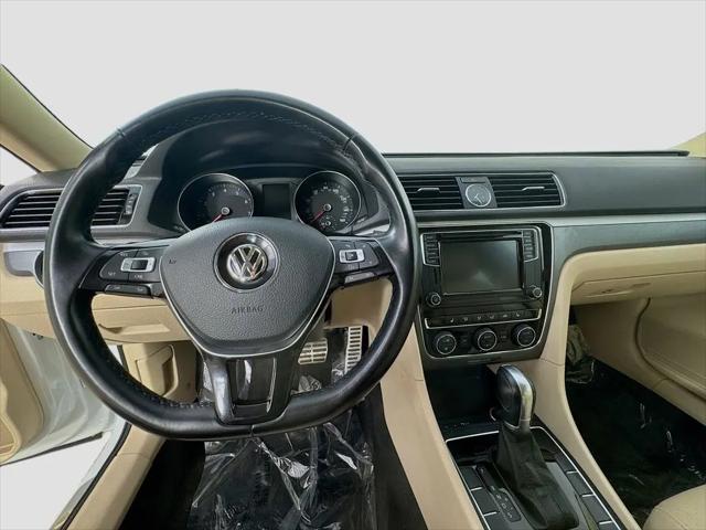 2017 Volkswagen Passat 1.8T R-Line