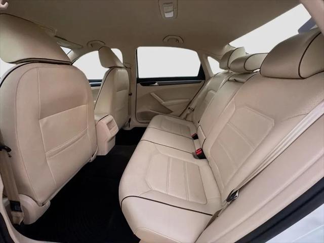2017 Volkswagen Passat 1.8T R-Line