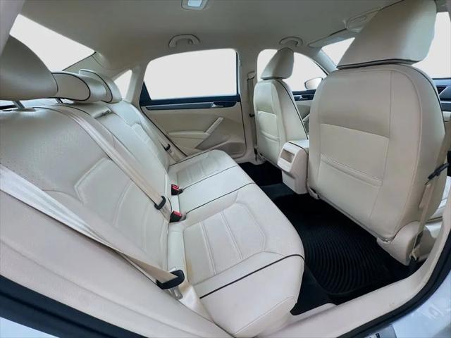 2017 Volkswagen Passat 1.8T R-Line