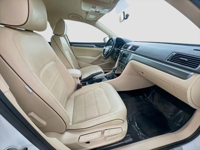 2017 Volkswagen Passat 1.8T R-Line