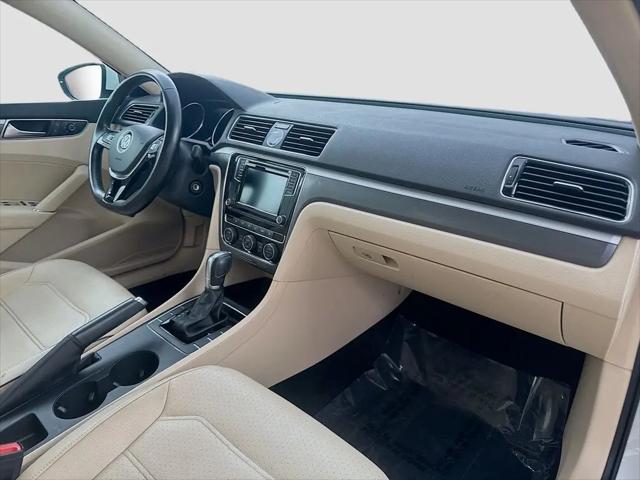 2017 Volkswagen Passat 1.8T R-Line