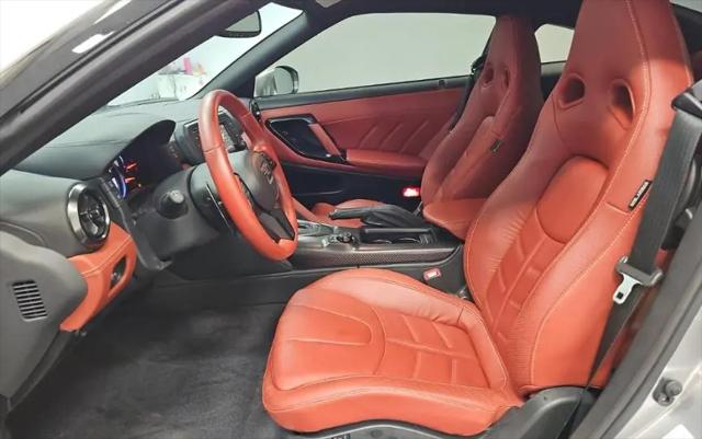2023 Nissan GT-R Premium Dual-clutch 6-Speed Transmission