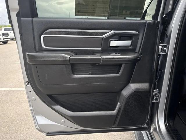 2024 Ram 3500 Big Horn Crew Cab 4x4 8' Box