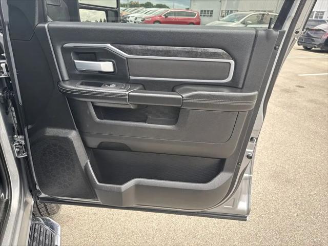 2024 Ram 3500 Big Horn Crew Cab 4x4 8' Box