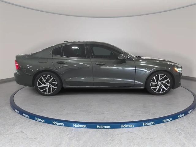 2020 Volvo S60 T6 Momentum