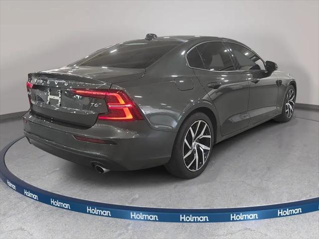 2020 Volvo S60 T6 Momentum