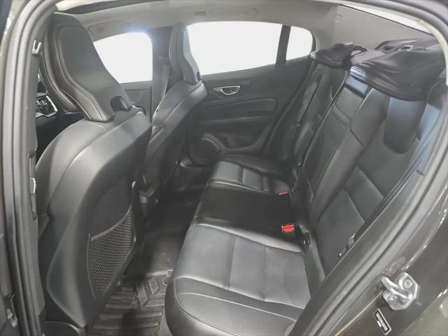 2020 Volvo S60 T6 Momentum