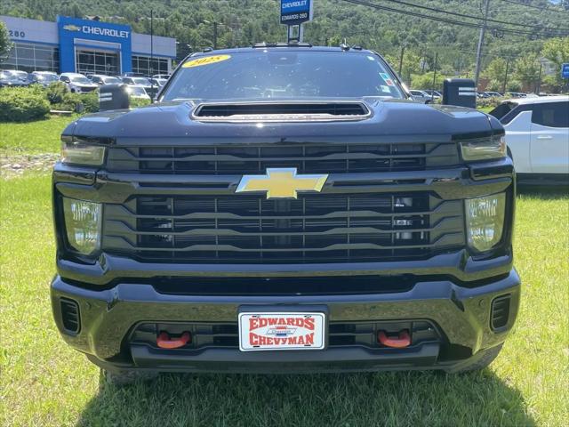 2025 Chevrolet Silverado 2500HD 4WD Crew Cab Standard Bed Custom