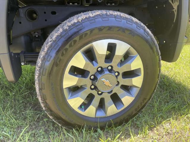 2025 Chevrolet Silverado 2500HD 4WD Crew Cab Standard Bed Custom