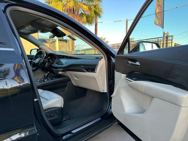 2023 Cadillac XT4 AWD Premium Luxury