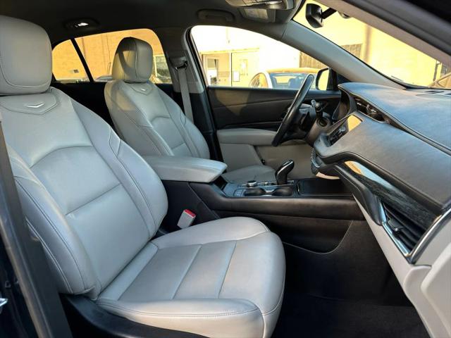 2023 Cadillac XT4 AWD Premium Luxury
