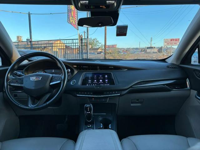 2023 Cadillac XT4 AWD Premium Luxury
