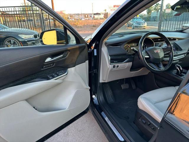 2023 Cadillac XT4 AWD Premium Luxury