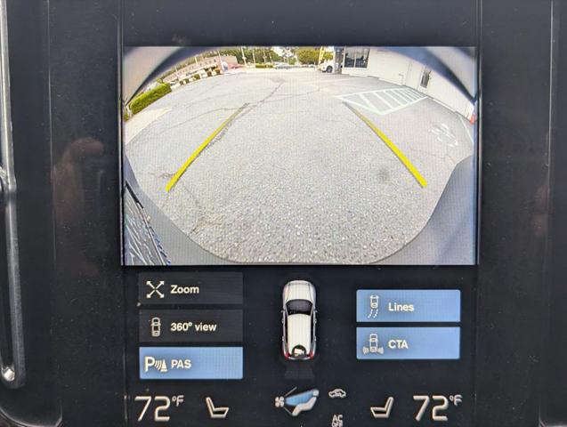 2022 Volvo XC40 T5 Momentum