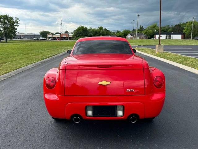 2004 Chevrolet SSR Base