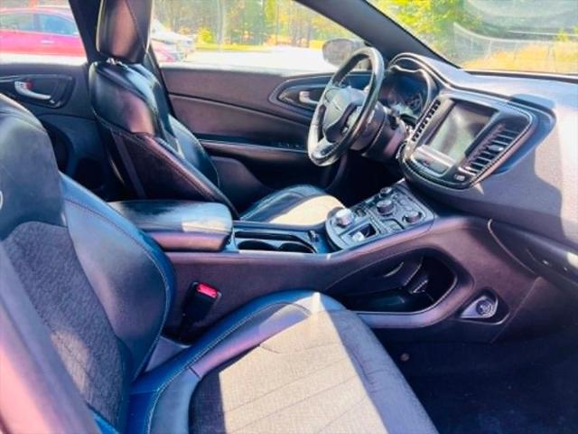 2016 Chrysler 200 S
