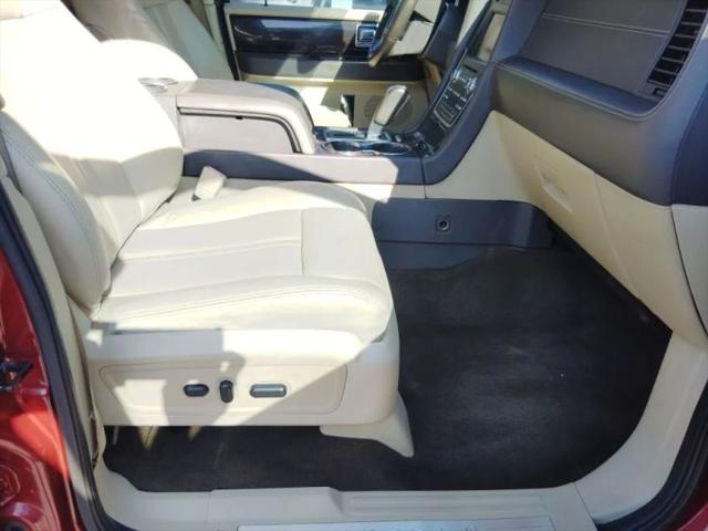 2015 Lincoln Navigator Base