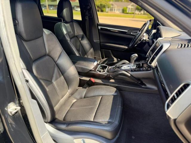 2016 Porsche Cayenne Base