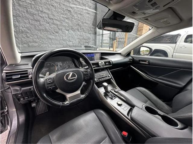 2017 Lexus IS 200t 200t