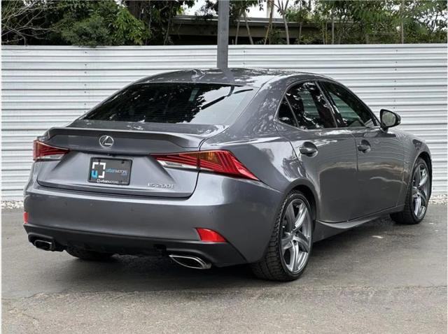 2017 Lexus IS 200t 200t