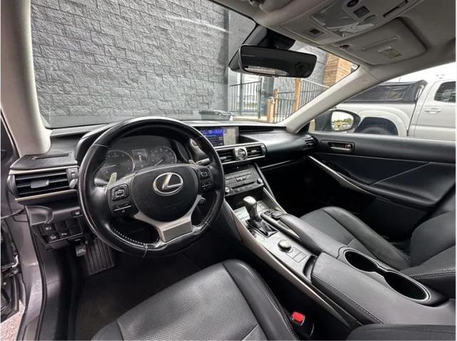 2017 Lexus IS 200t 200t