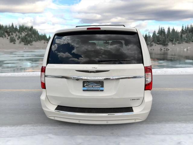 2012 Chrysler Town & Country Limited