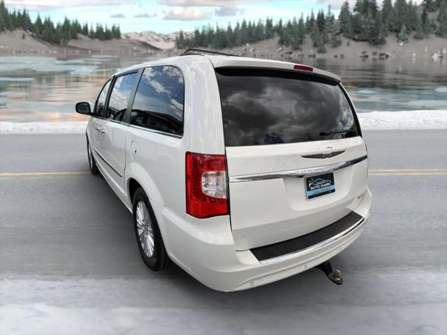 2012 Chrysler Town & Country Limited