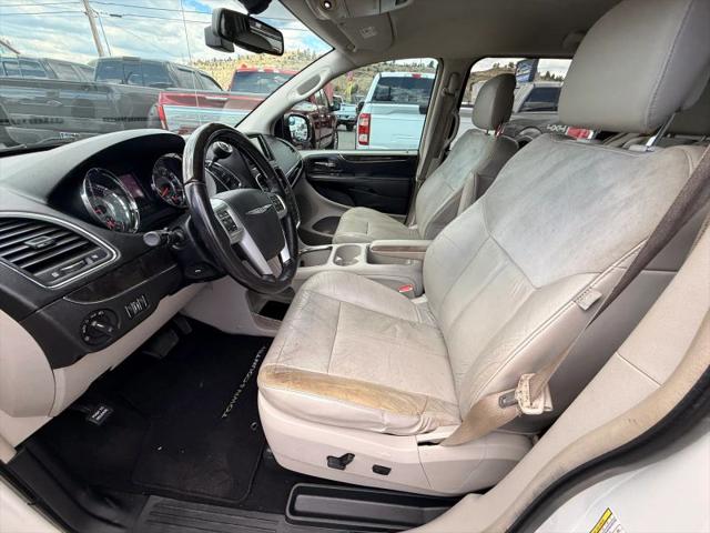 2012 Chrysler Town & Country Limited