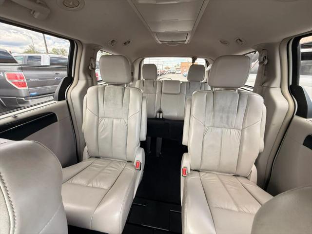 2012 Chrysler Town & Country Limited