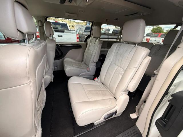 2012 Chrysler Town & Country Limited