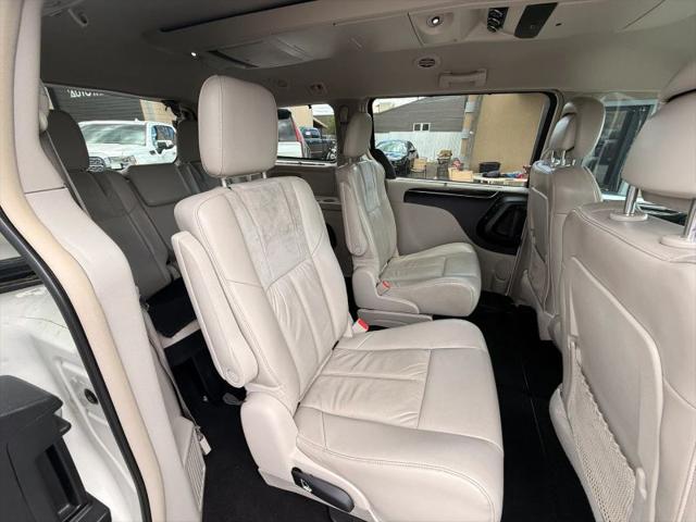 2012 Chrysler Town & Country Limited