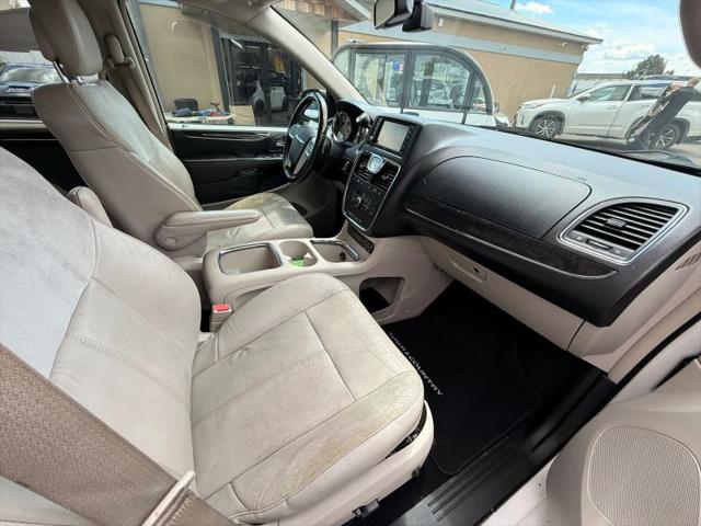 2012 Chrysler Town & Country Limited