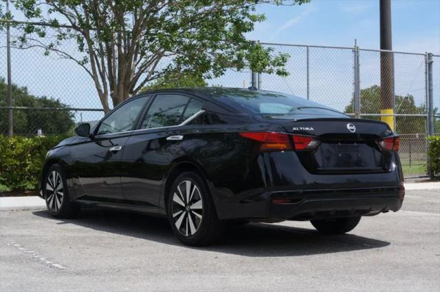 2022 Nissan Altima SV FWD