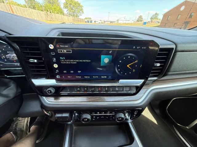 2022 Chevrolet Silverado 1500 4WD Crew Cab Short Bed RST