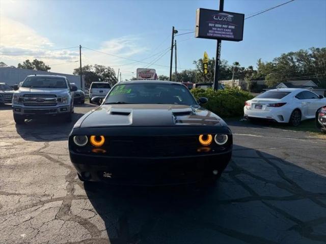 2017 Dodge Challenger SXT Plus