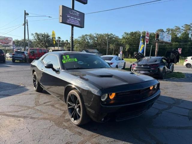 2017 Dodge Challenger SXT Plus