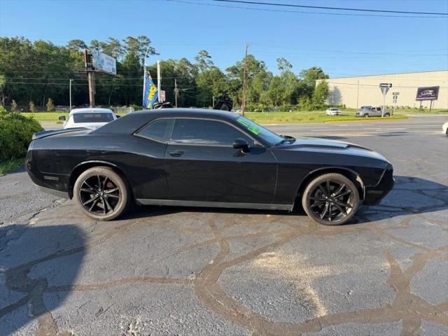 2017 Dodge Challenger SXT Plus